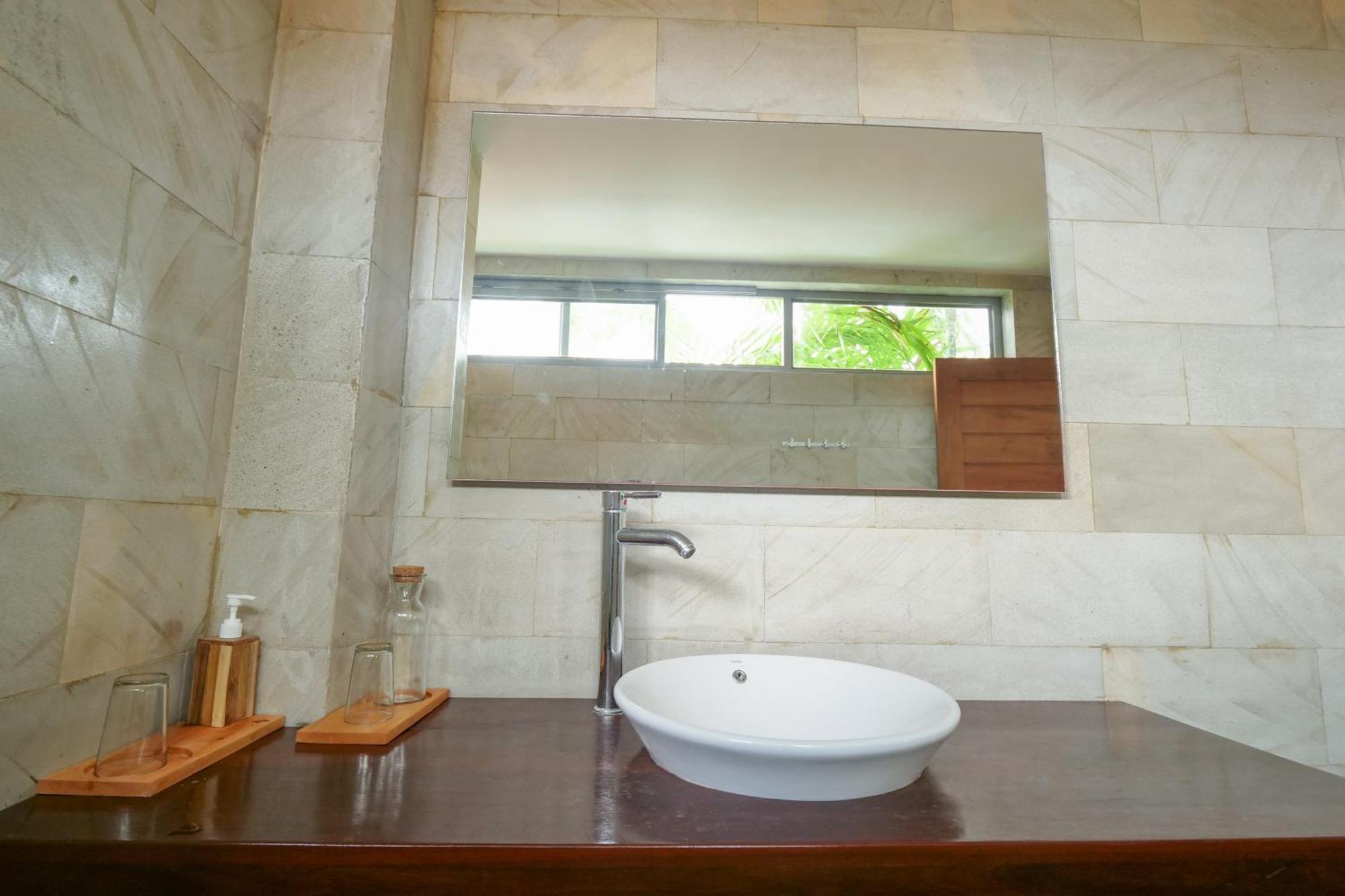 Hotel 007 Surfhouse Bali Ungasan Habitación foto